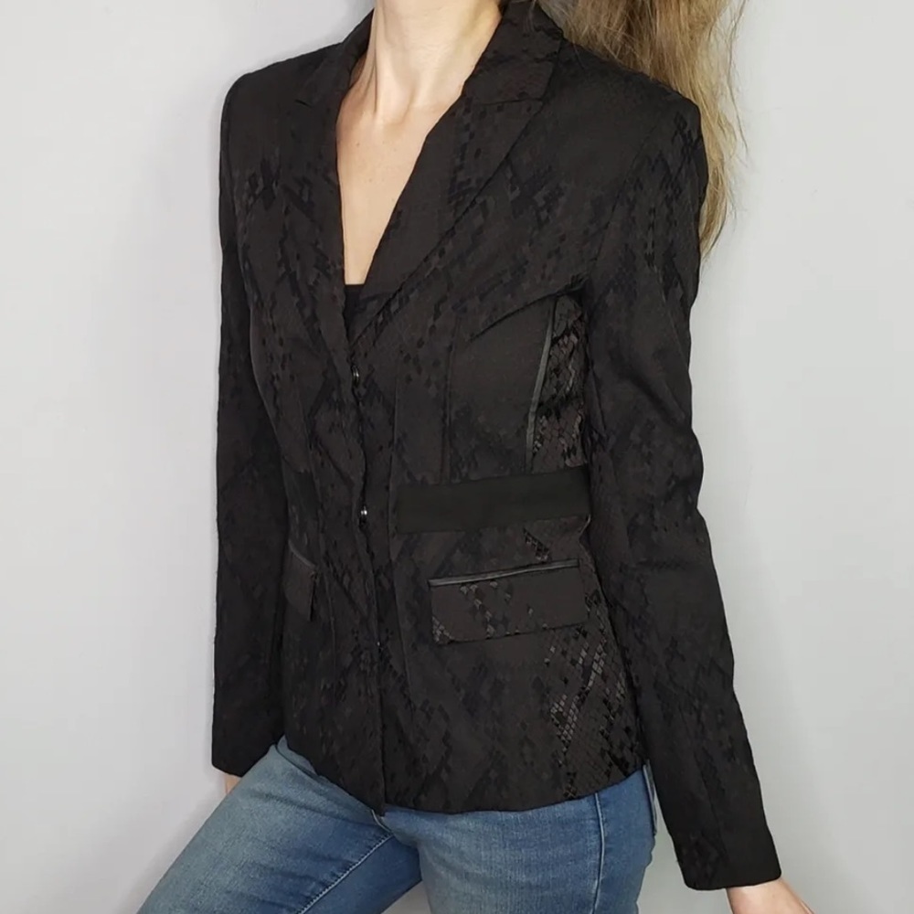 T Tahari Black Snakeskin Print Blazer Size 10 - Picture 3 of 16